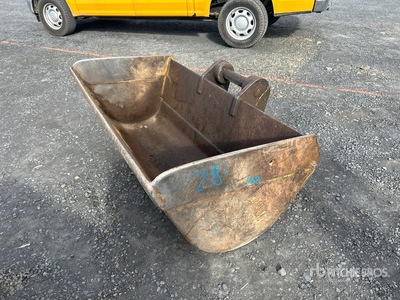 63.5 in Cleanup Excavator Bucket