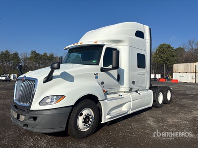 2018 International LT625 6x4 Cabina con cuccetta per trattore stradale