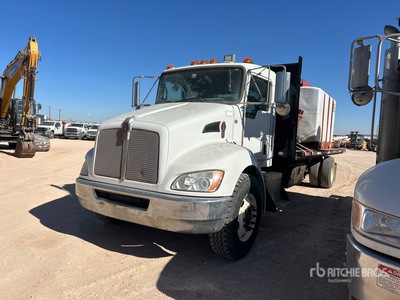 2016 Kenworth T300 6x4 شاحنة مسطحة
