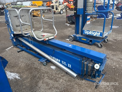 UpRight 068003-001 Vertical Mast Lift