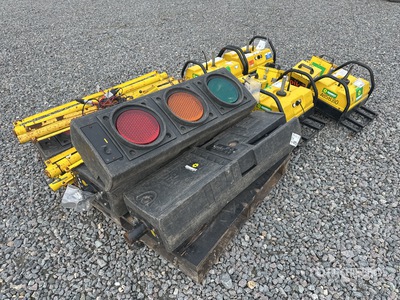 Quantity of (4) Pike Mobile Pike Mobile