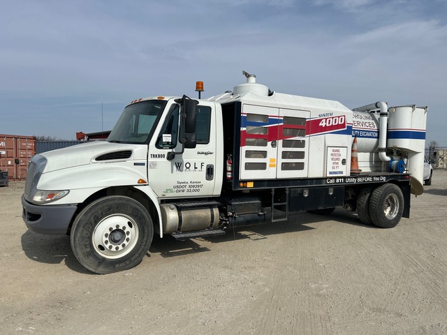 2013 Vacmaster VND S4000 on 2013 International 4300 4x2 Vacuum Excavator Truck
