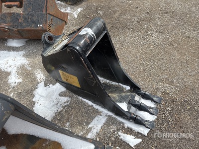 Cat 12 in Backhoe Loader Bucket - Fits Cat