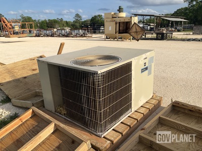 Carrier Air Conditioner w/Chicago Fan