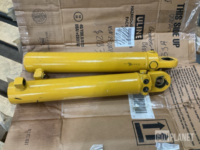 (2) John Deere AH216188 Cylinders