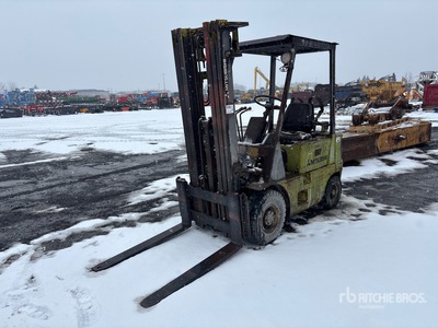 Mitsubishi FG15 2750 lb رافعة شوكية