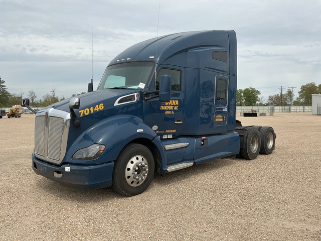 2019 Kenworth T680 6x4 T/A Sleeper Truck Tractor 2019 Kenworth T680 6x4 T/A Sleeper Truck Tractor