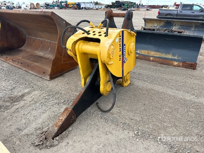 2013 XCENTRIC XR30 Hydraulic Ripper