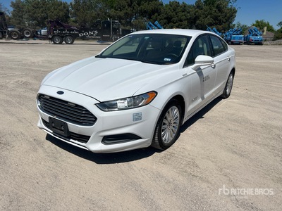 2016 Ford Fusion SE Hybrid Automobile