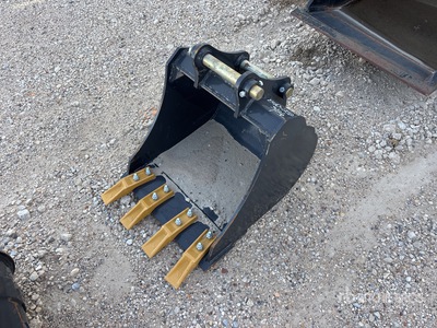 18 in Digging Excavator Bucket (Unused)