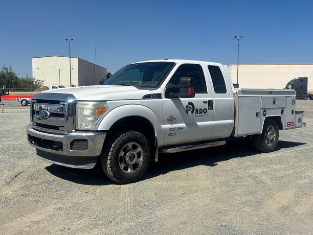 2016 Ford F-250 XLT 4x4 Extended Cab Utility Truck