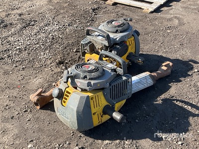 Quantity of (2) Triturador de demolicion (Inoperable)