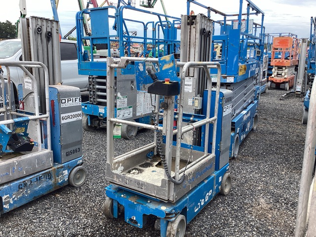 2016 Genie GR-20 Vertical Mast Lift