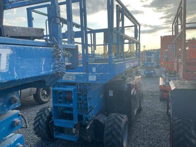 2018 Genie GS-3369RT Diesel Scissor Lift 2018 Genie GS-3369RT Diesel Scissor Lift