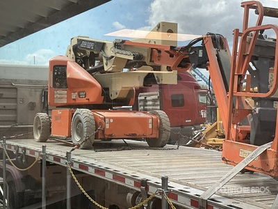 2017 JLG E400AJPN Boom Lifts Articulating Boom Lift
