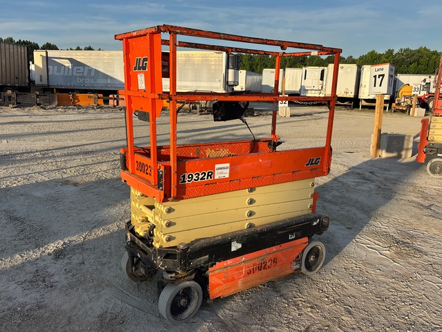 2017 JLG 1932R Electric Scissor Lift