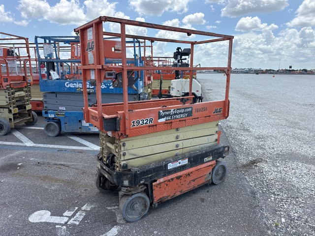 2018 JLG 1932R Electric Scissor Lift