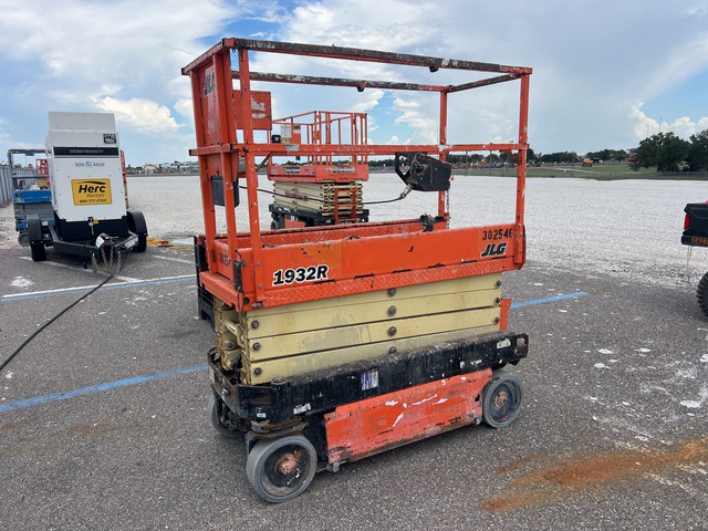 2018 JLG 1932R Electric Scissor Lift