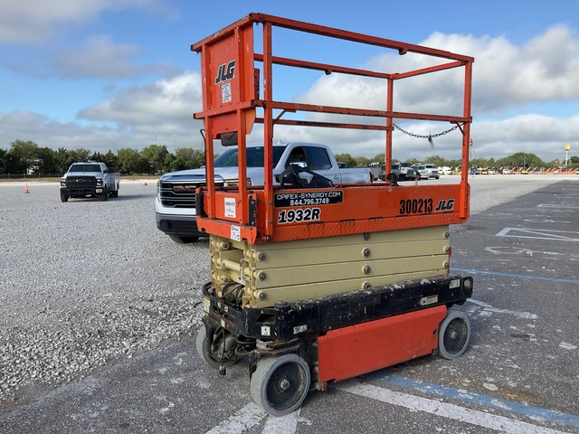 2017 JLG 1932R Electric Scissor Lift