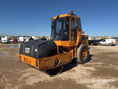 2001 Cat CS433C Compacteur Monocylindre جهاز ضاغط  الأسطوانة الناعمة (Inoperable)