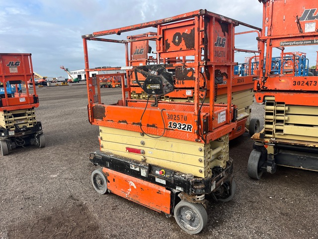 2018 JLG 1932R Electric Scissor Lift (Inoperable) 2018 JLG 1932R Electric Scissor Lift (Inoperable)