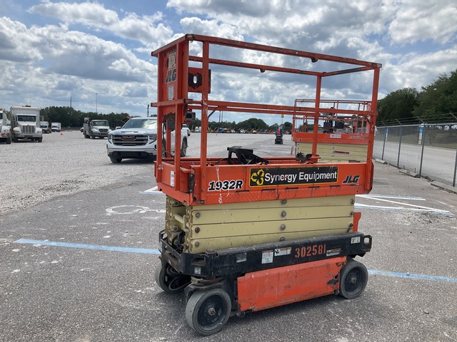 2018 JLG 1932R Electric Scissor Lift