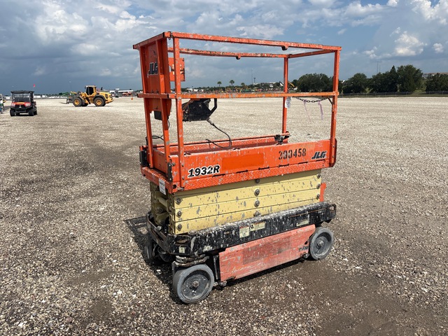 2017 JLG 1932R Electric Scissor Lift
