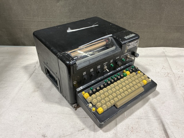 BAE Systems AN/UGC-129 Typewriter Set BAE Systems AN/UGC-129 Typewriter Set