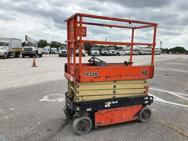 2017 JLG 1932R Electric Scissor Lift