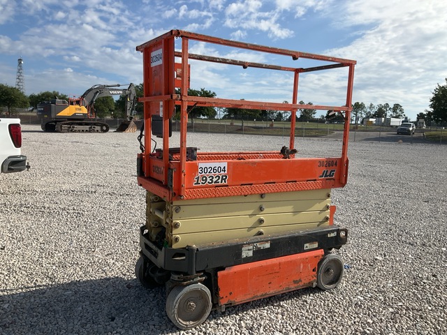 2018 JLG 1932R Electric Scissor Lift