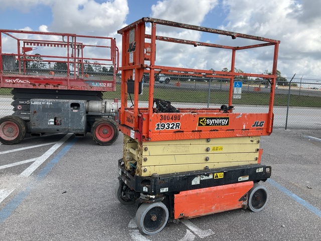2017 JLG 1932R Electric Scissor Lift
