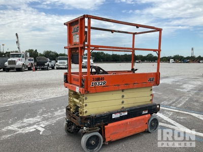 2018 JLG 1932R Electric Scissor Lift