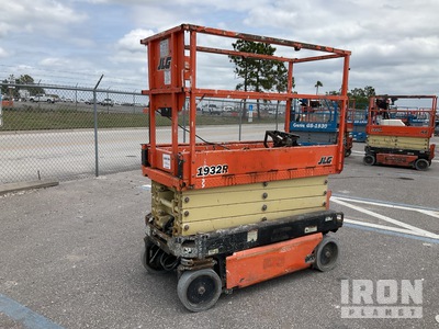 2017 JLG 1932R Electric Scissor Lift