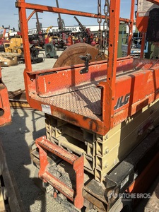 2017 JLG 1932R Piattaforma aerea verticale