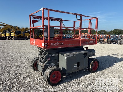 2018 Skyjack 6832RT Dual Fuel 4x4 Elevador de tijera