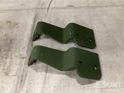 (39) AC86105-22-02 Double Angle Brackets