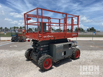 2018 Skyjack SJ6832RT Dual Fuel 4x4 Scissor Lift