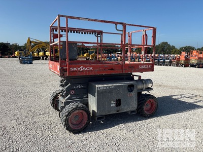 2018 Skyjack 6832RT Dual Fuel 4x4 Elevador de tijera