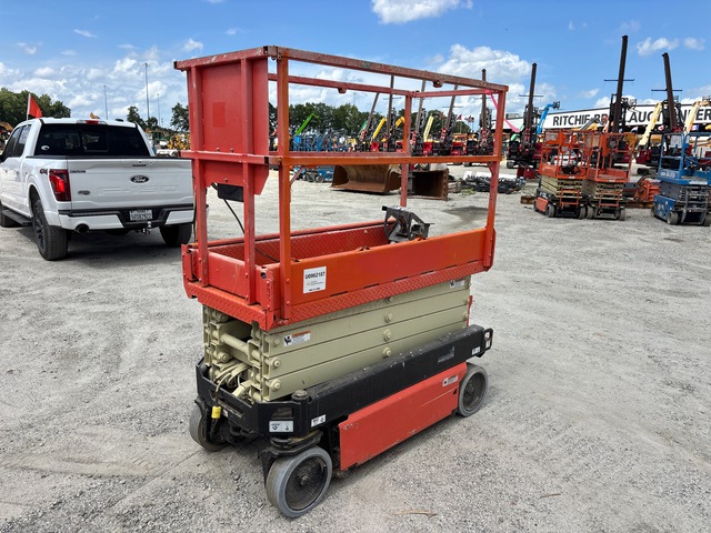 2018 JLG 1932R Electric Scissor Lift