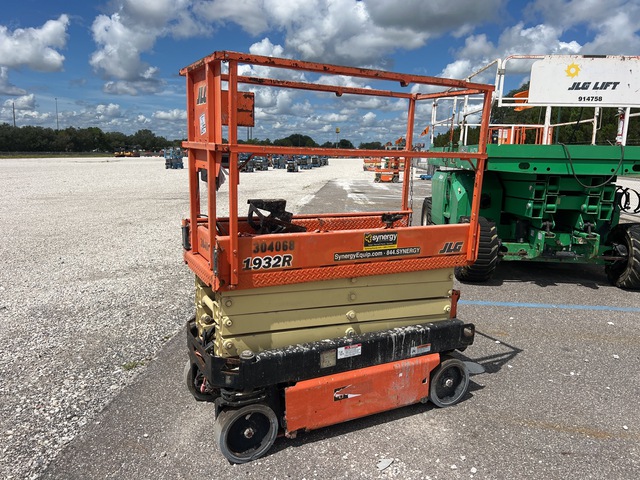 2019 JLG 1932R Electric Scissor Lift