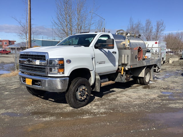 2022 Chevrolet Silverado 5500HD 400 gal 4x4 Tanker Truck