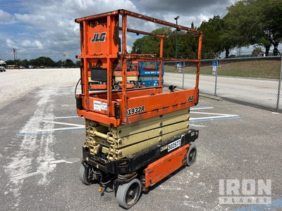 2018 JLG 1932R Electric Scissor Lift