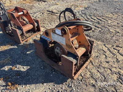 Compactadora de placa vibradora