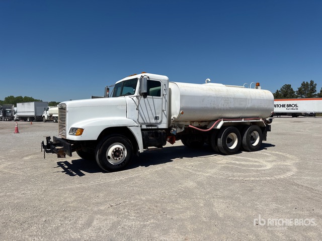 1994 Freightliner FLD120 4000 gal 6x4 Water Truck