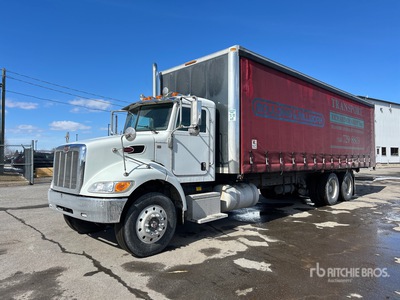 2010 Peterbilt 340 6x4 Camion à rideaux latéraux