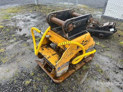 BTI TC152-H 27 in Hydraulic Compactadora de placa vibradora