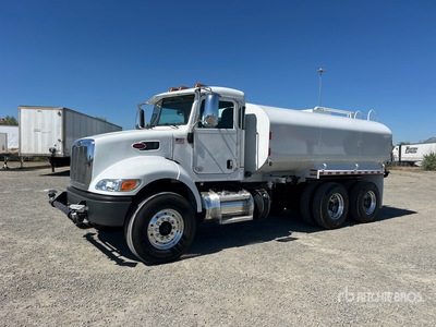 2017 Peterbilt 348 6x4 Camion cisterna de agua