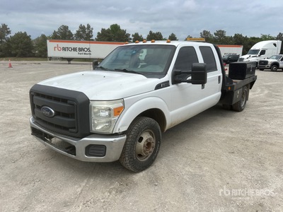 2014 Ford F-350 XL 4x2 Crew Cab شاحنة مسطحة