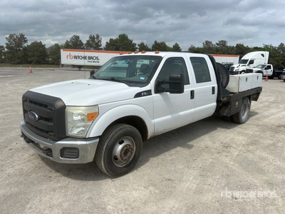 2014 Ford F-350 XL 4x2 Crew Cab Flatbed Truck