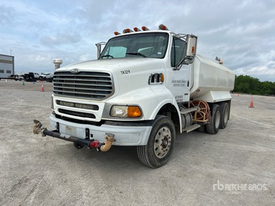 2004 Sterling A9500 4000 gal 6x4 Water Truck